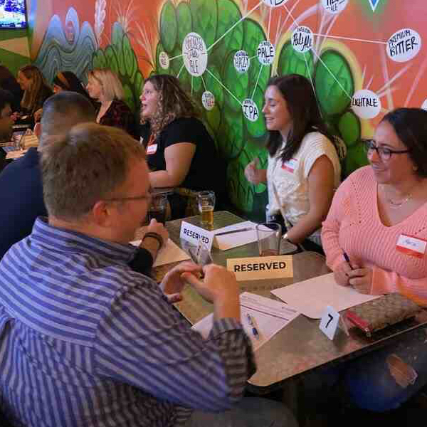 Chicago attendees of speed dating in Illinois enjoying the event!